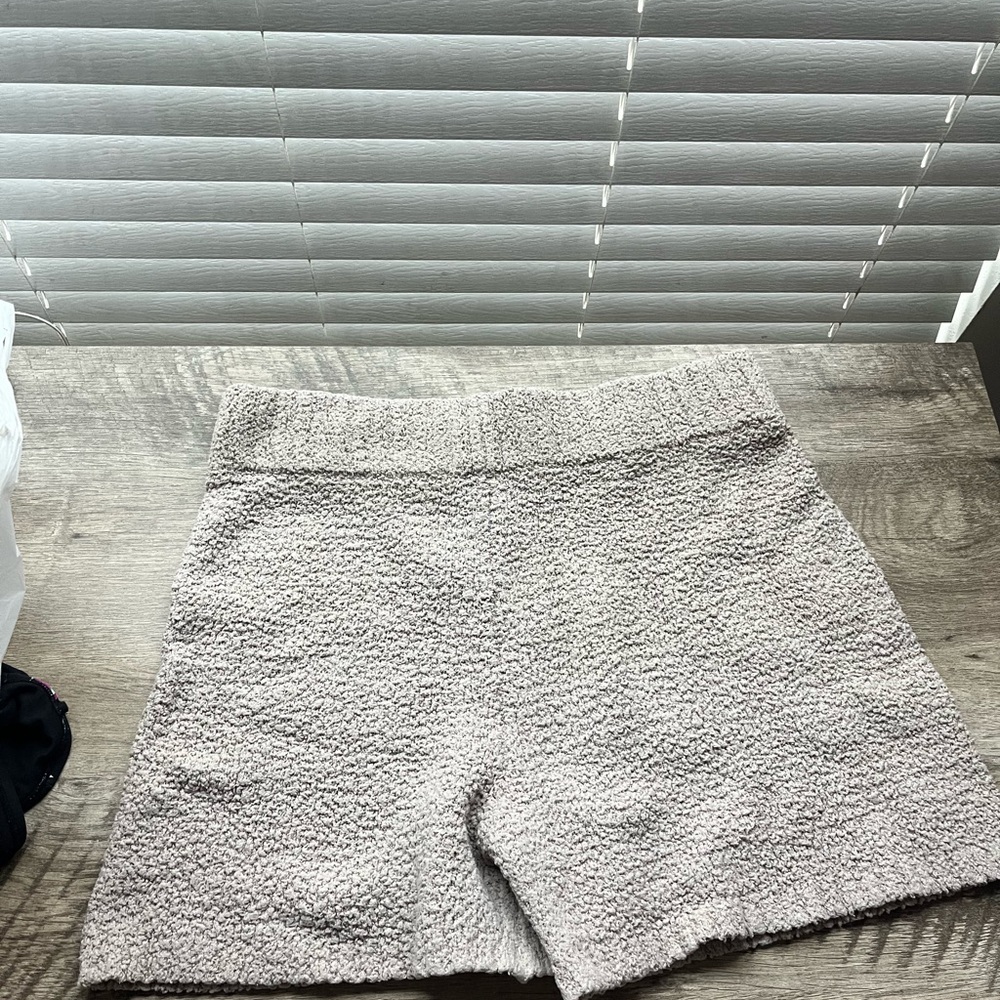 SKIMS High Waist Textured cream Shorts